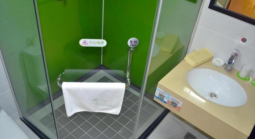 Hotel Vatica Pudong Dishui Branch 3*