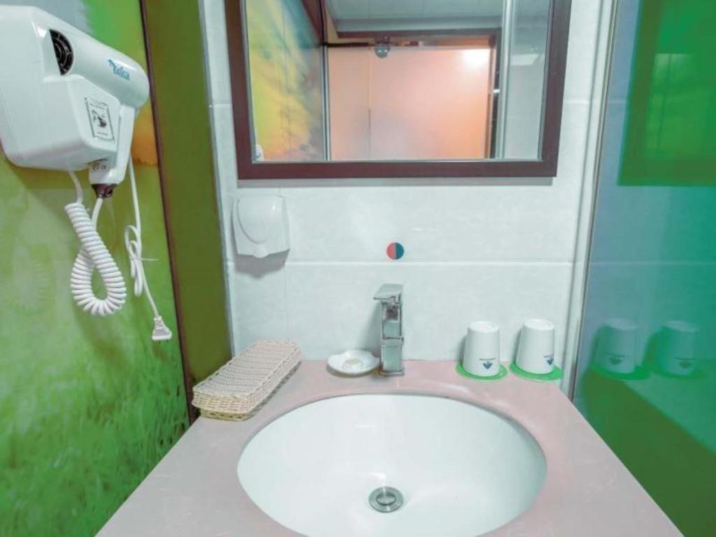 Hotel Vatica Pudong Dishui Branch 3*